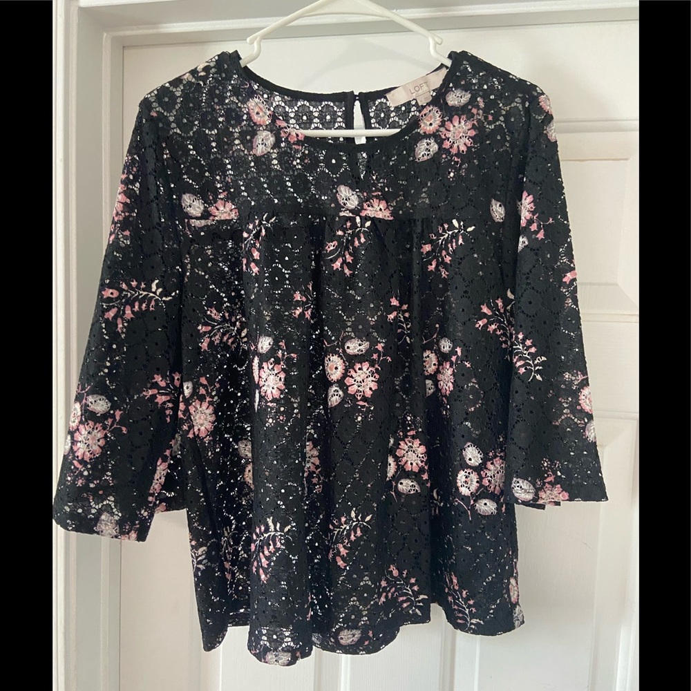 NWOT Loft Lace Floral Top. Size M